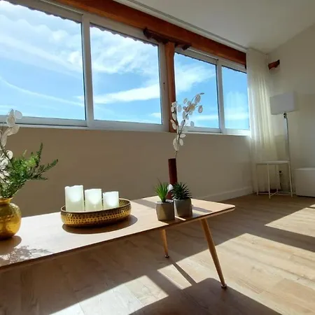 Lujoso En * La Laguna (Tenerife)